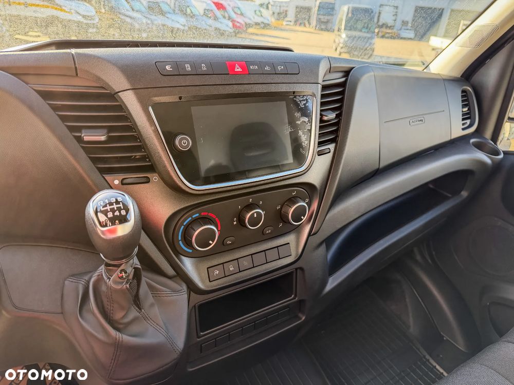 Iveco Daily 35S18HV L4H3 Furgon od ręki - 15