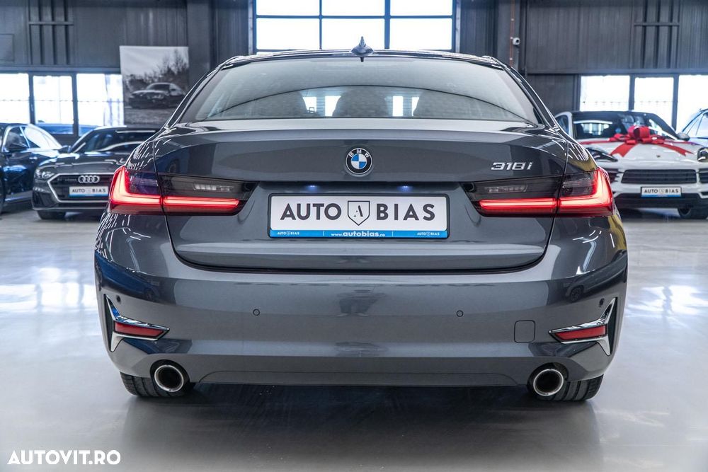 BMW Seria 3 318i Aut. Sport Line - 26