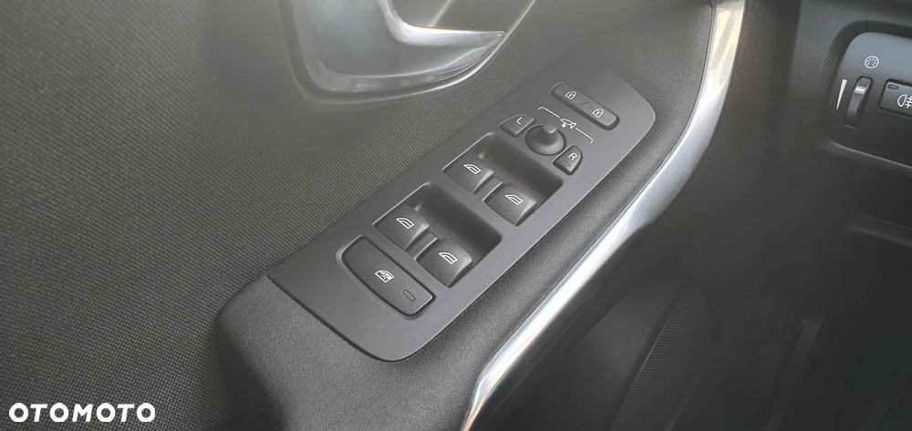 Volvo V40 D2 Momentum - 19