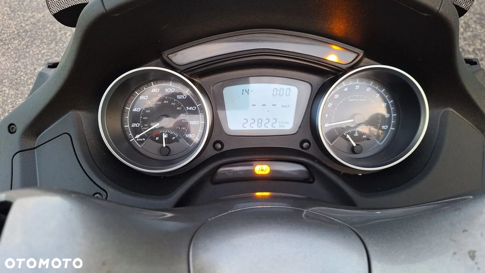 Piaggio MP-3 - 30