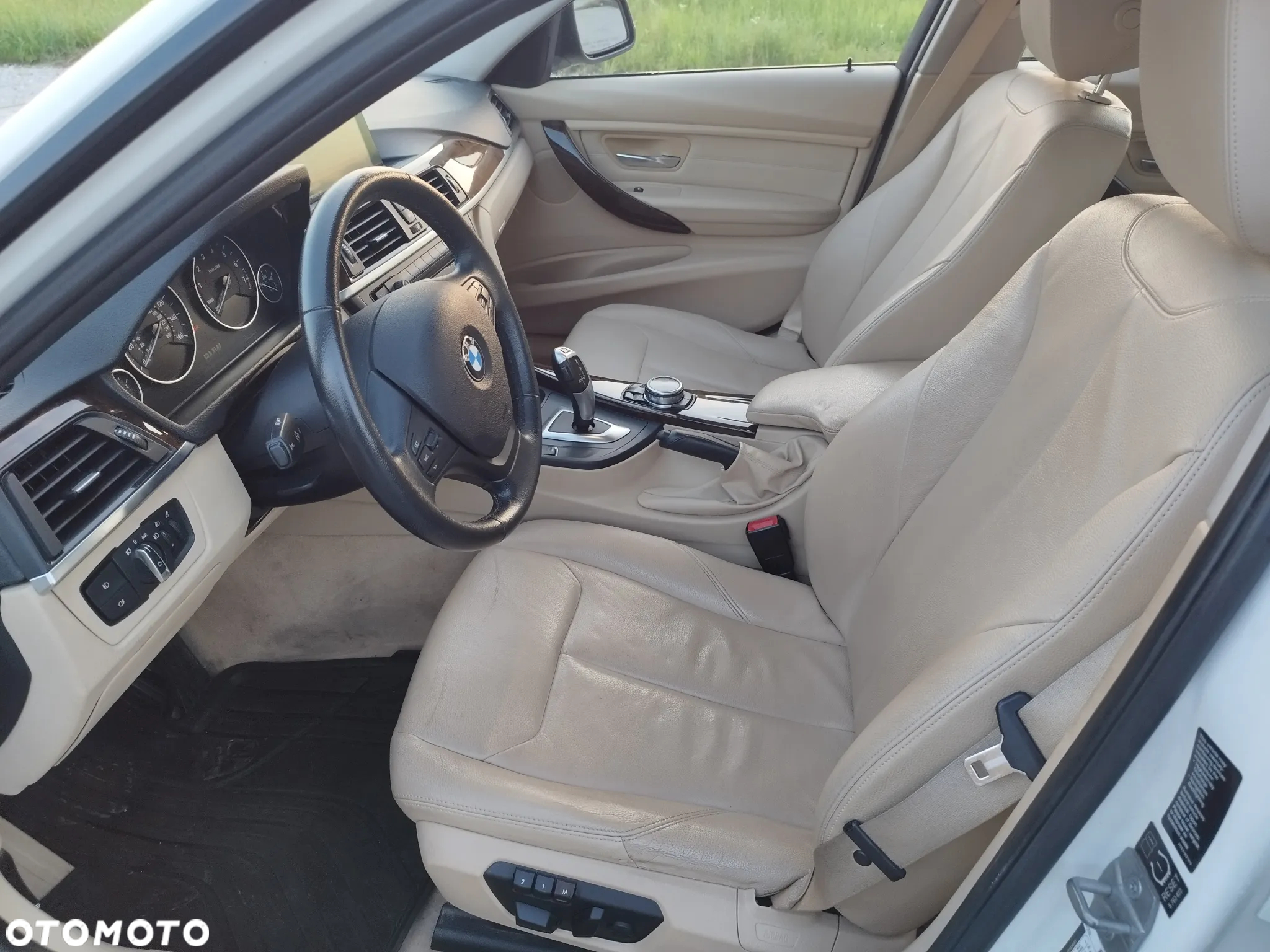 BMW Seria 3 320i xDrive - 13