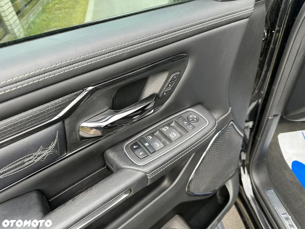 Dodge RAM 1500 5.7 4x4 - 18
