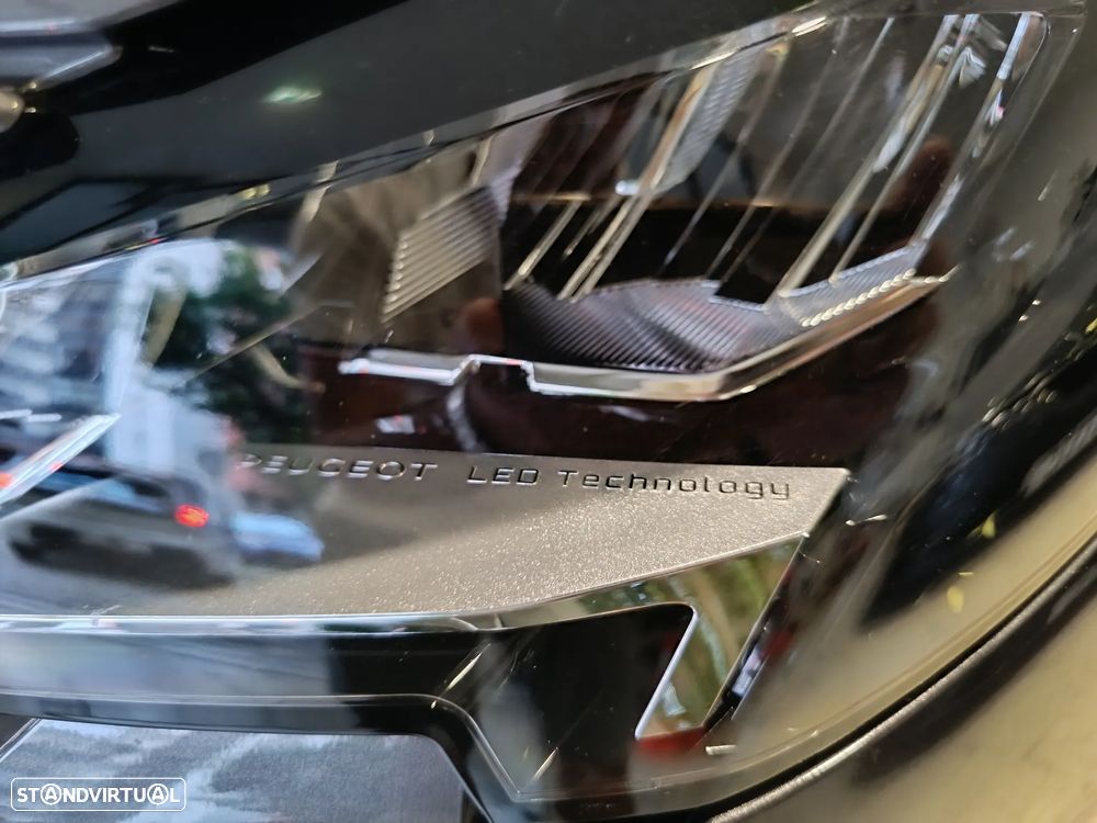 Peugeot 3008 1.2 Hybrid Allure e-DCS6 - 17