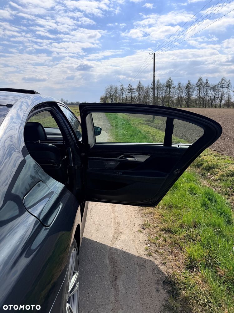 BMW Seria 7 740Li xDrive - 14