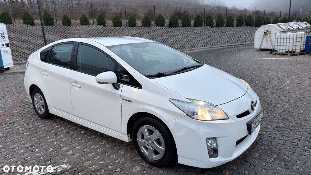 Toyota Prius 1.8 HSD Prestige - 4