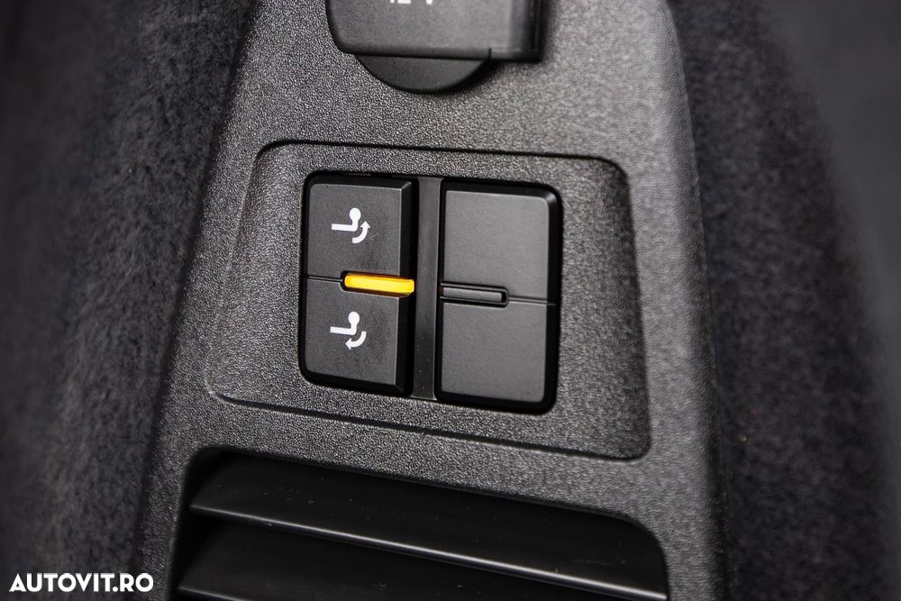 Volkswagen Touareg 3.0 V6 e-Hybrid 4Motion Aut. R - 32