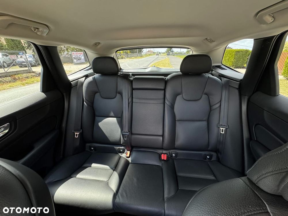 Volvo XC 60 B4 D Geartronic Momentum Pro - 12