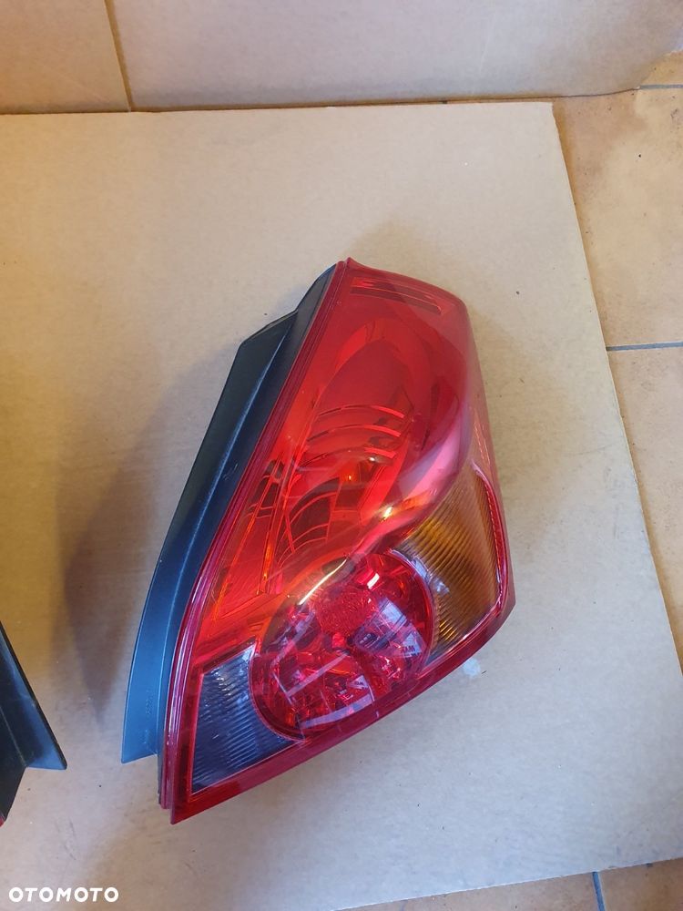 LAMPA PRAWY LEWY TYŁ KIA PRO CEED 1 I 3 DRZWI - 2