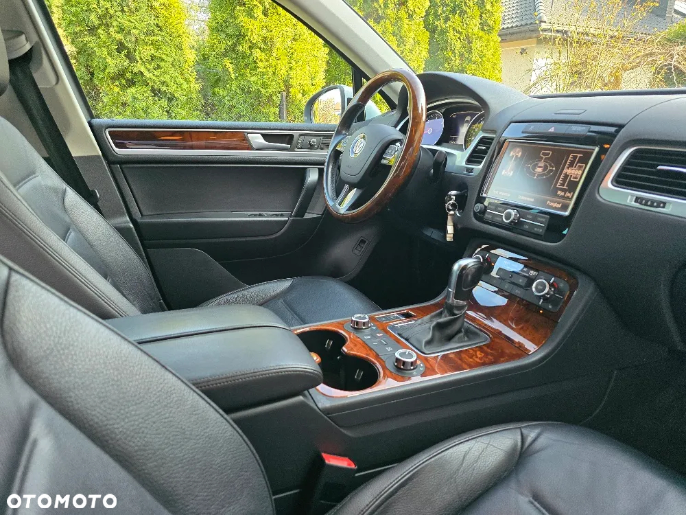 Volkswagen Touareg - 2