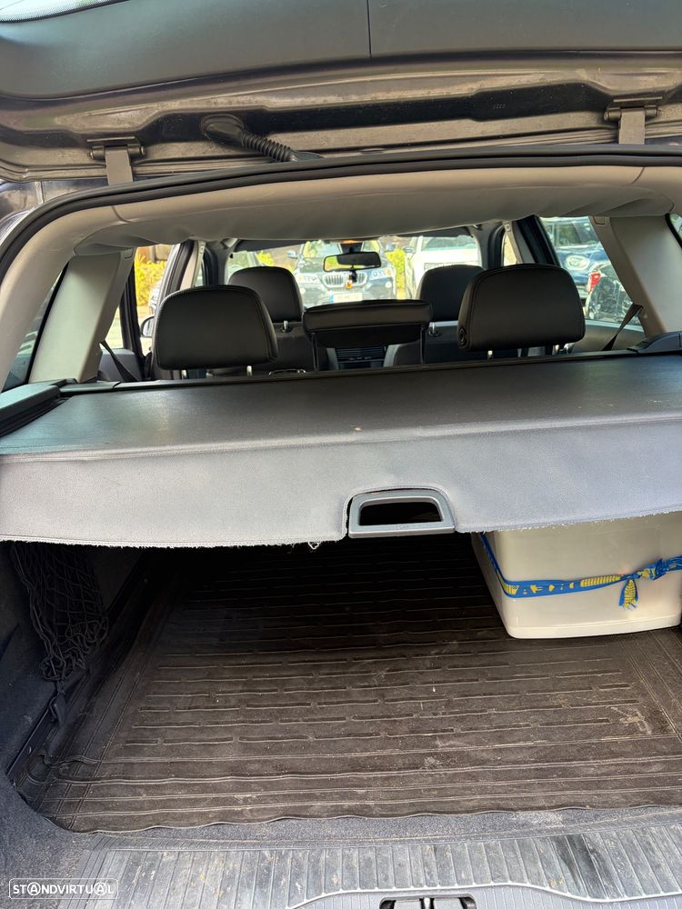 Opel Astra Caravan - 8