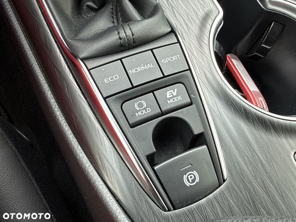 Toyota Camry 2.5 Hybrid Executive CVT - 24