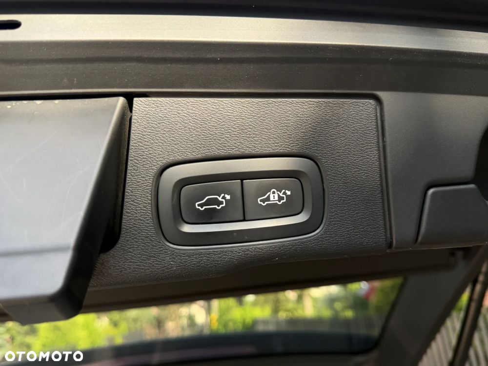 Volvo XC 60 T8 Plug-In Hybrid AWD Inscription - 35