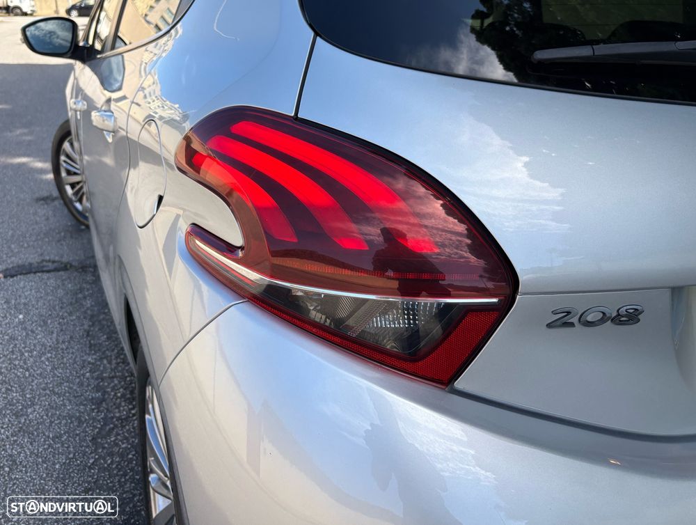 Peugeot 208 1.6 BlueHDi Style - 33