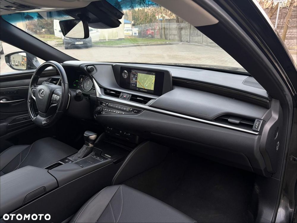 Lexus ES 300h Prestige - 18