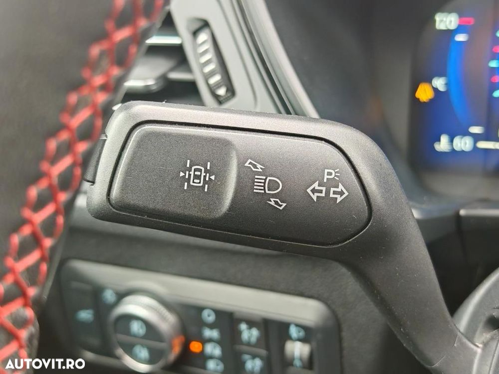 Ford Kuga 2.5 Duratec FHEV ST-LINE X - 24