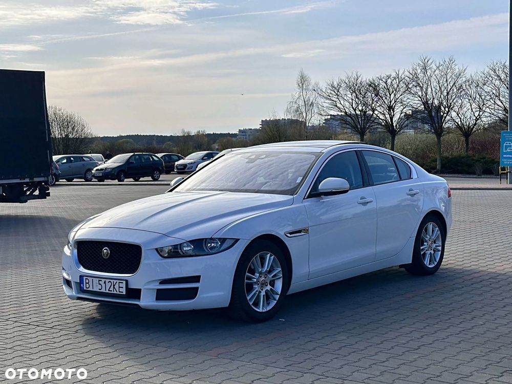 Jaguar XE - 9