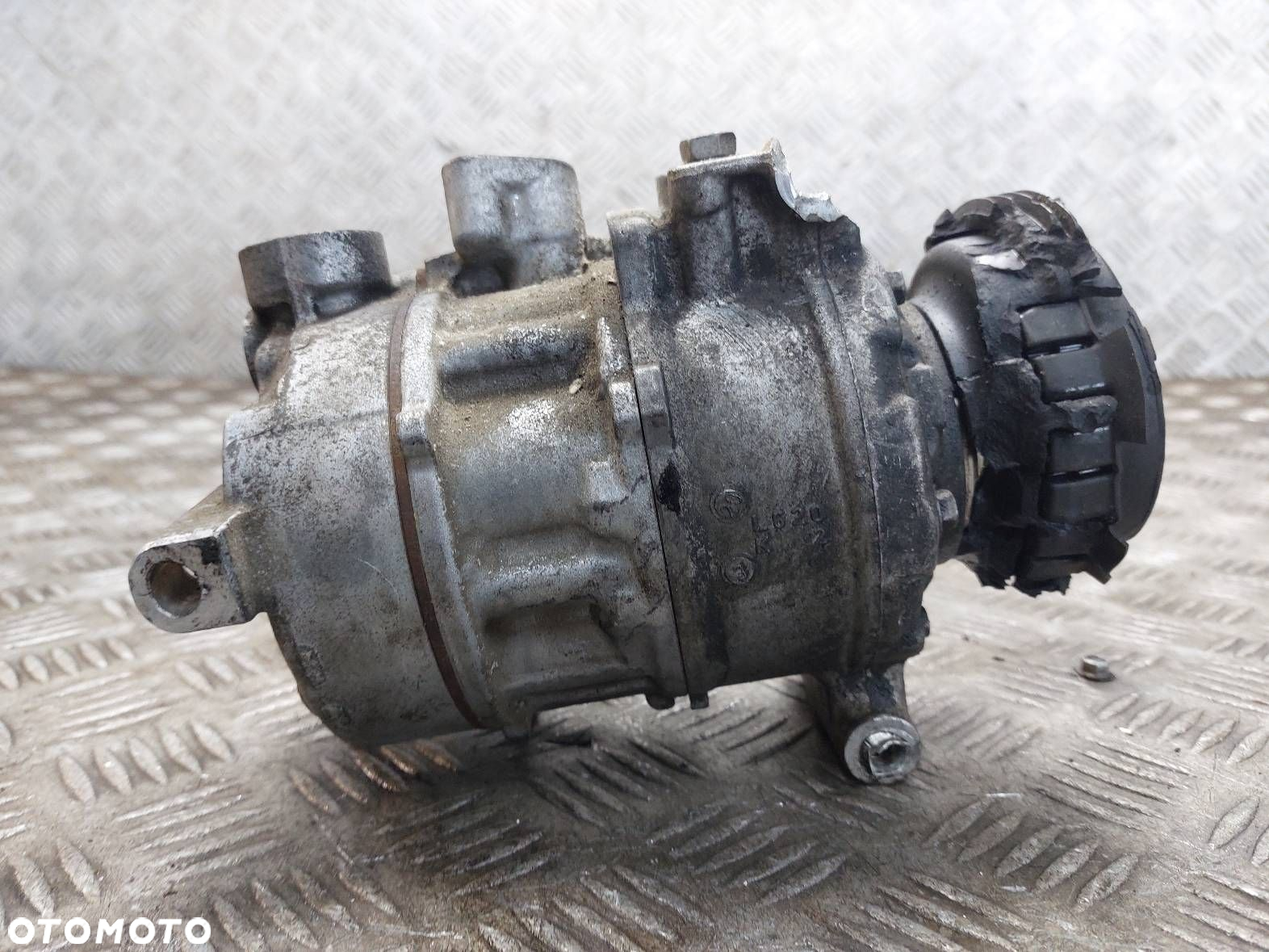 SPRĘŻARKA KLIMATYZACJI USZKODZONA AUDI A5 8T 1.8 TFSI 8T0260805E - 5