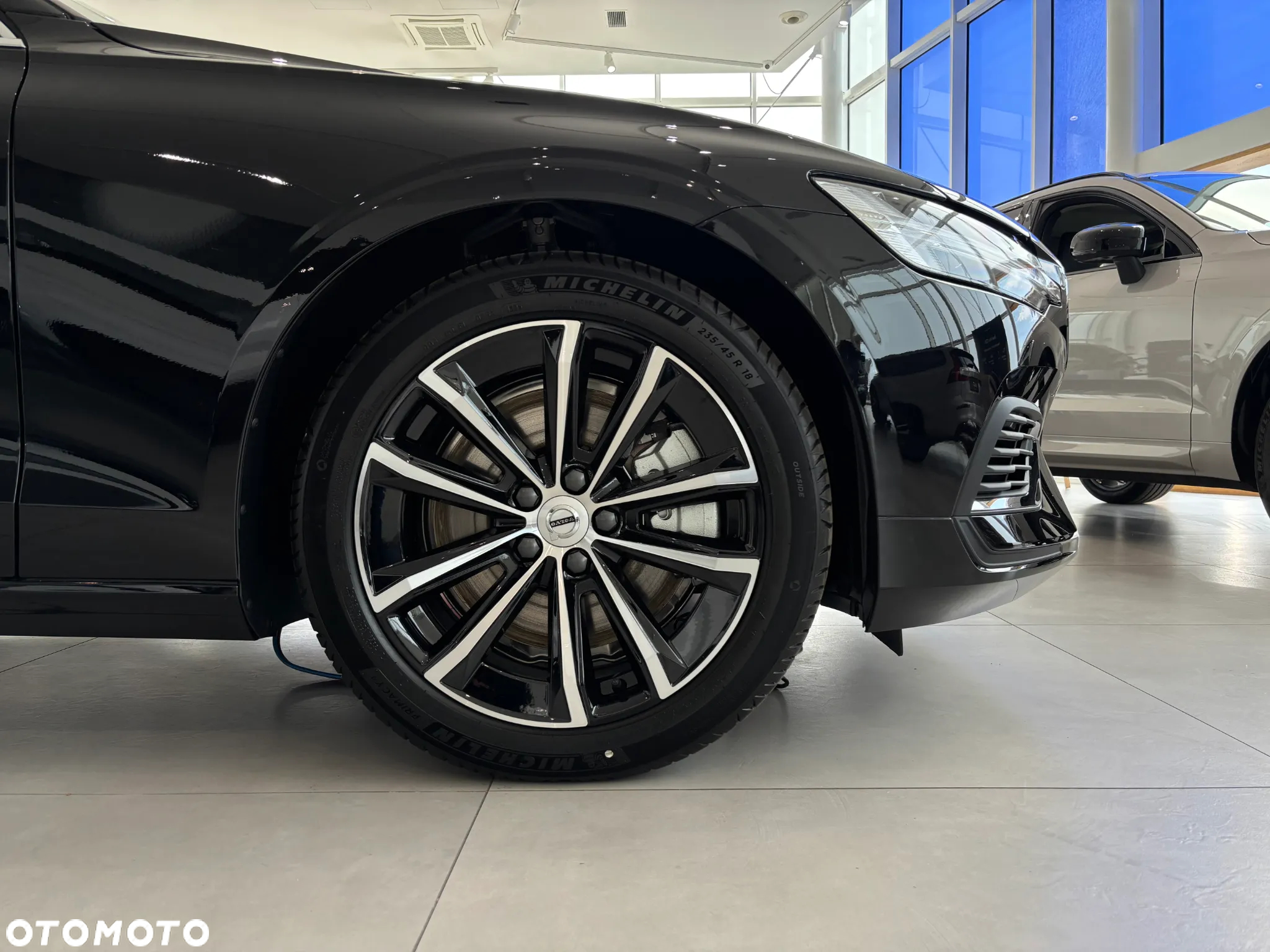 Volvo V60 T6 AWD Plug-In Hybrid Essential - 5
