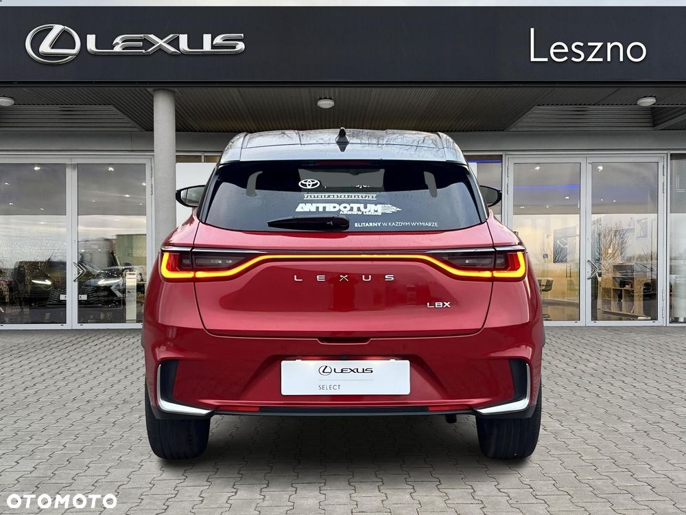 Lexus LBX 1.5 Hybrid Emotion - 8
