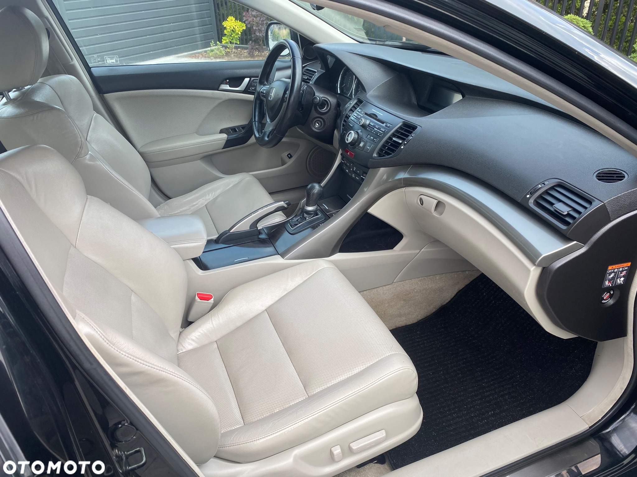 Honda Accord 2.0 Executive - 12
