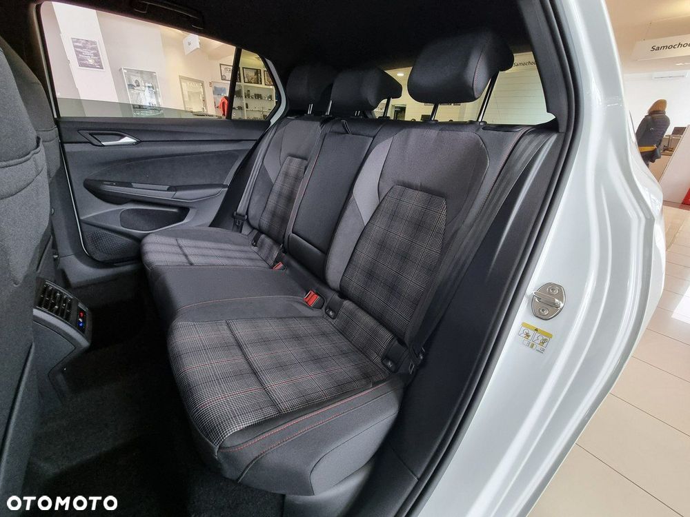 Volkswagen Golf - 14