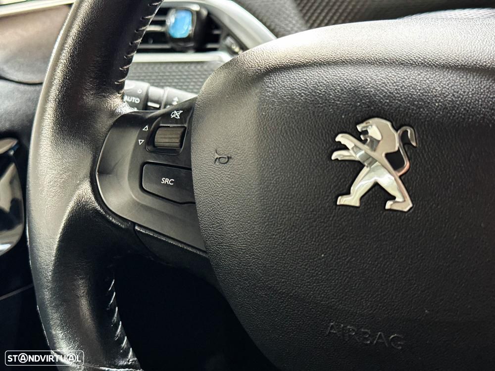 Peugeot 208 1.2 PureTech Allure - 30