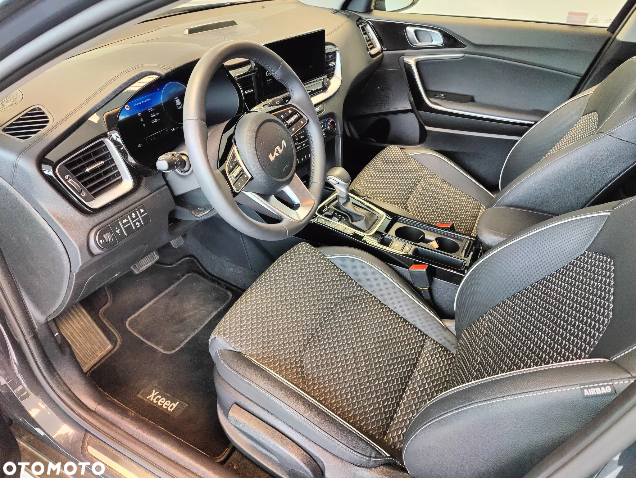 Kia XCeed - 10