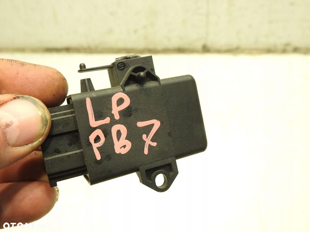 MODUŁ STEROWNIK PODGRZEWANIA FOTELA LEWY VW PASSAT B7 5K0959772 - 2