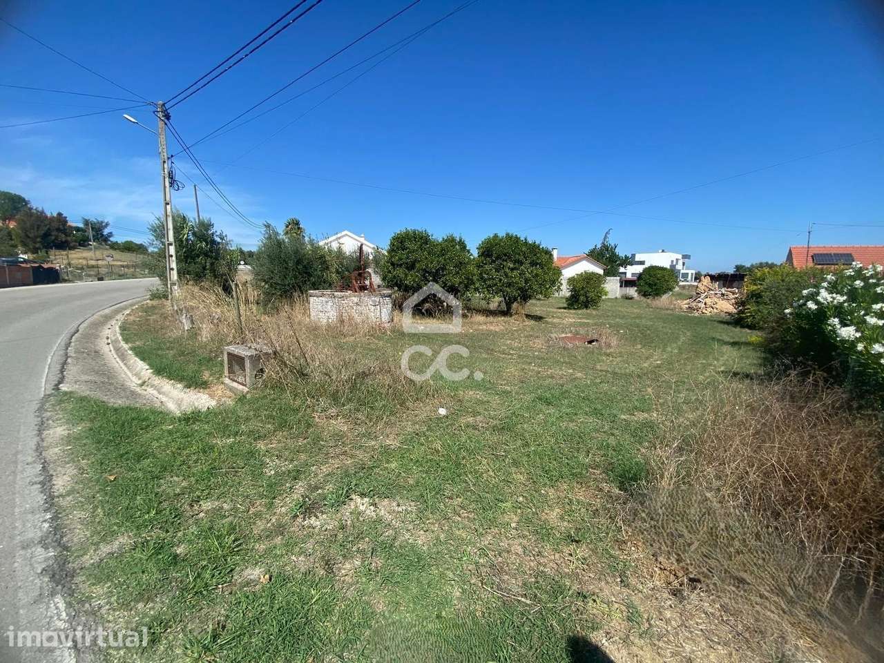 Terreno Urbano com 4.544 m², Poço e Construção Existente – Vale Carvão - Grande imagem: 2/24