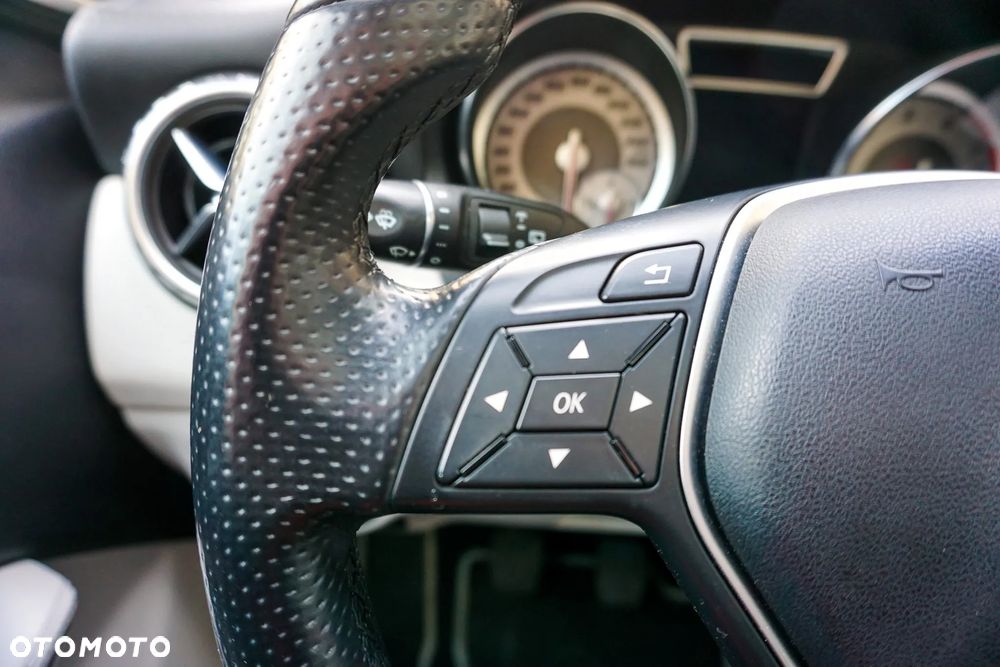 Mercedes-Benz GLA 200 Activity Edition - 31