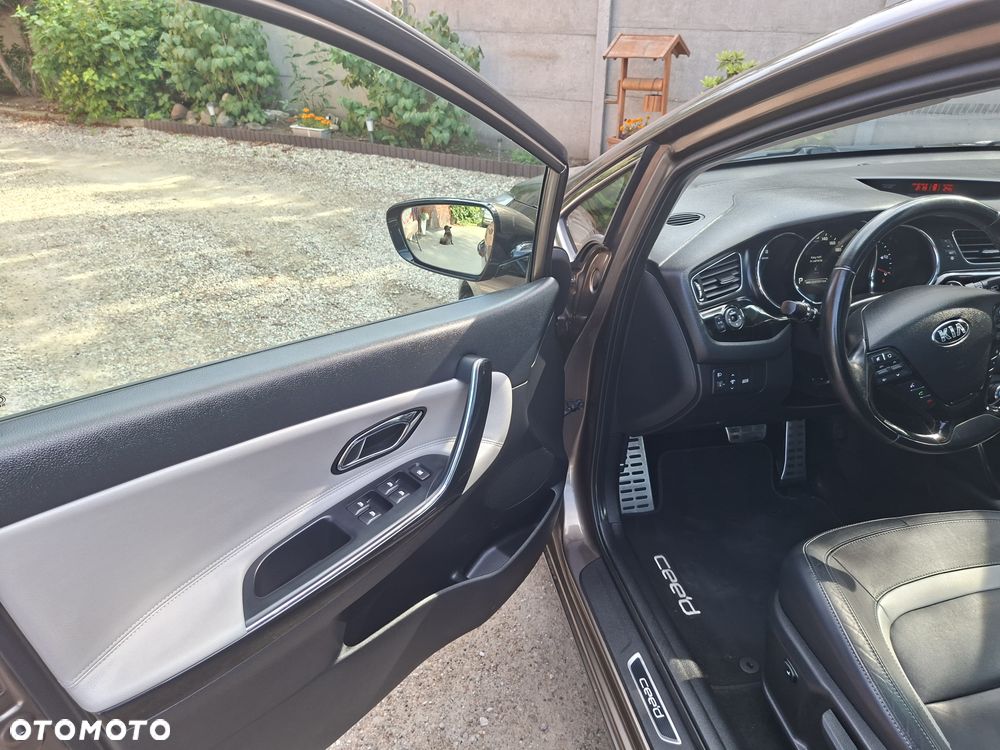 Kia Ceed 1.6 GDI DCT Platinum Edition - 20