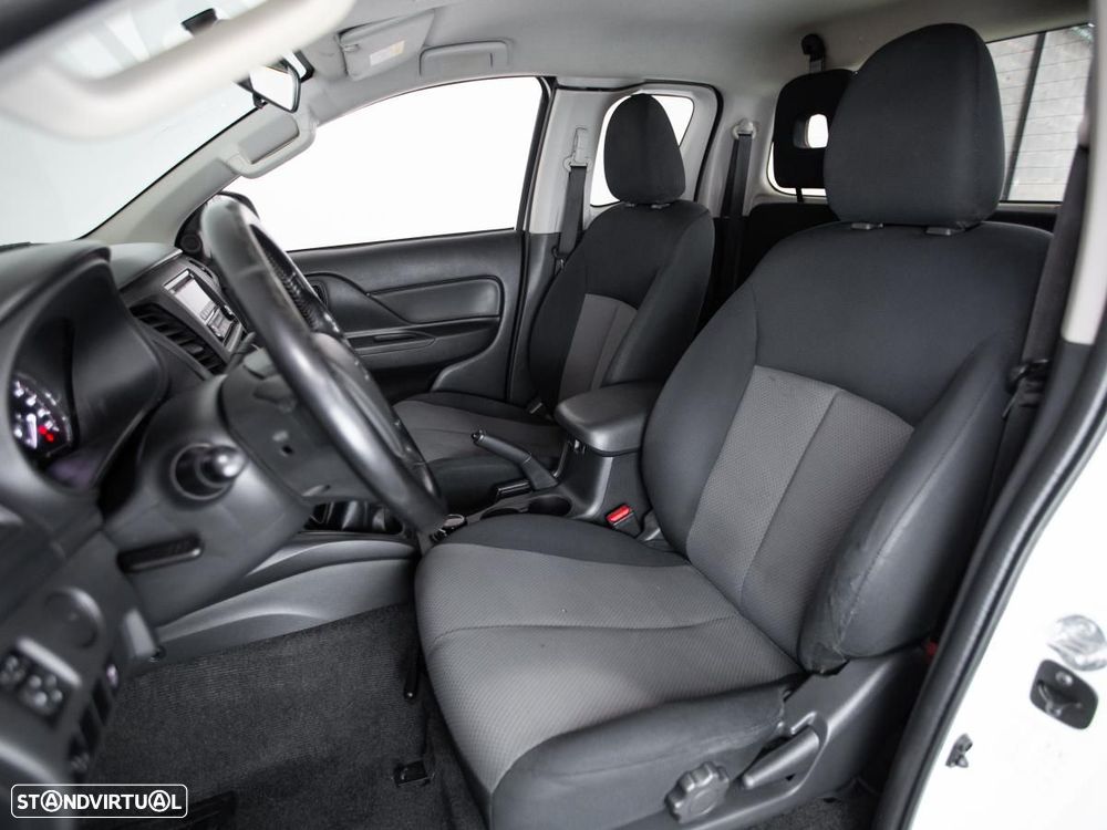 Mitsubishi L200 2.4 DI-D CLUB CAB INVITE 3L 4WD - 9