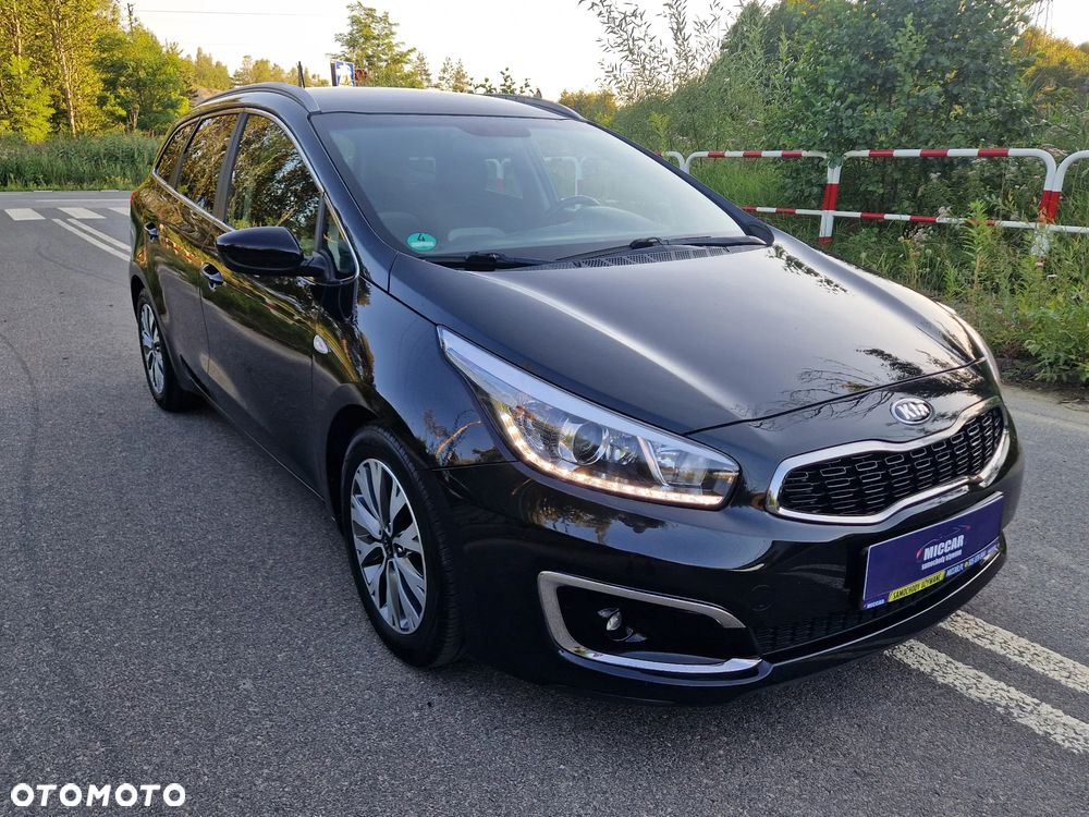 Kia Ceed 1.6 GDI Dream Team Edition - 12