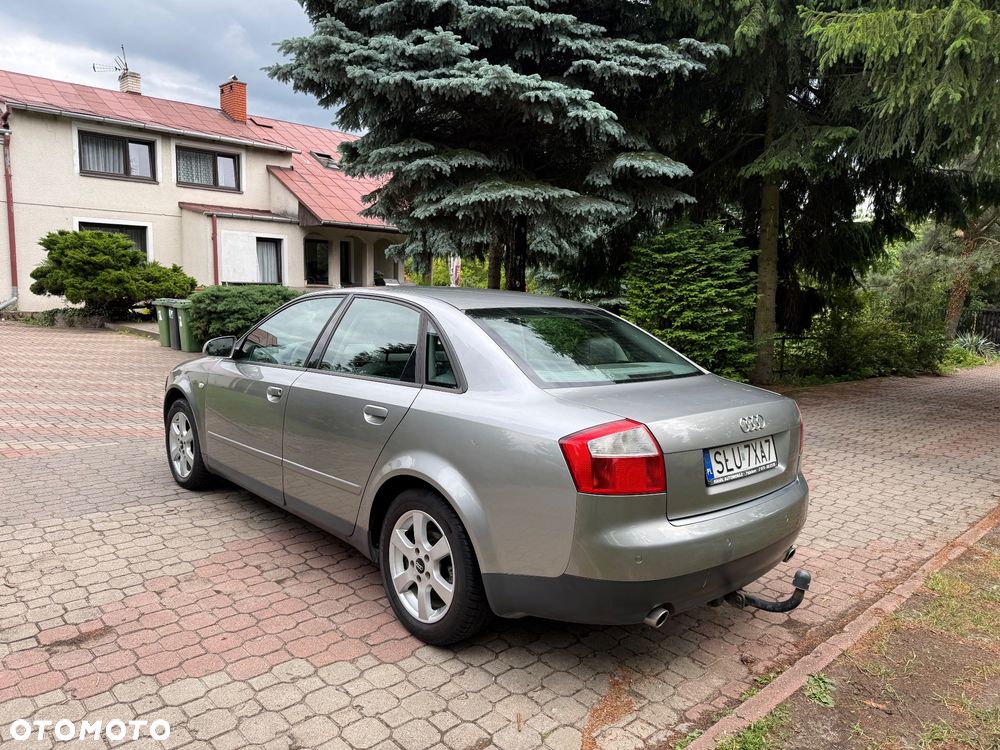Audi A4 Limousine - 4