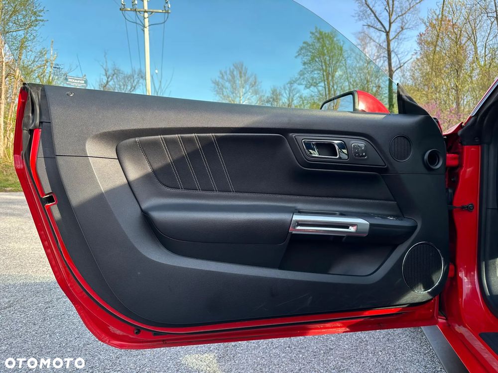 Ford Mustang 5.0 V8 GT - 14