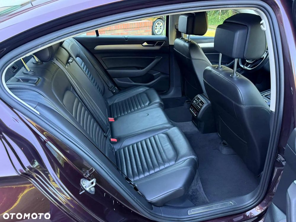 Volkswagen Passat - 25