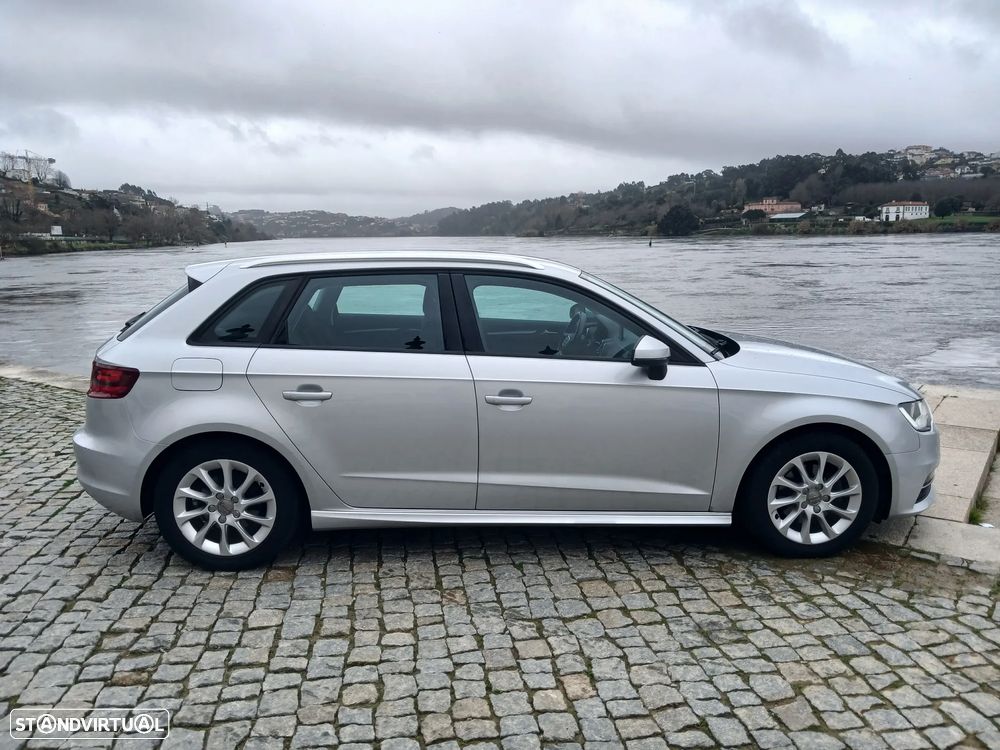 Audi A3 Sportback 1.6 TDI Attraction - 10