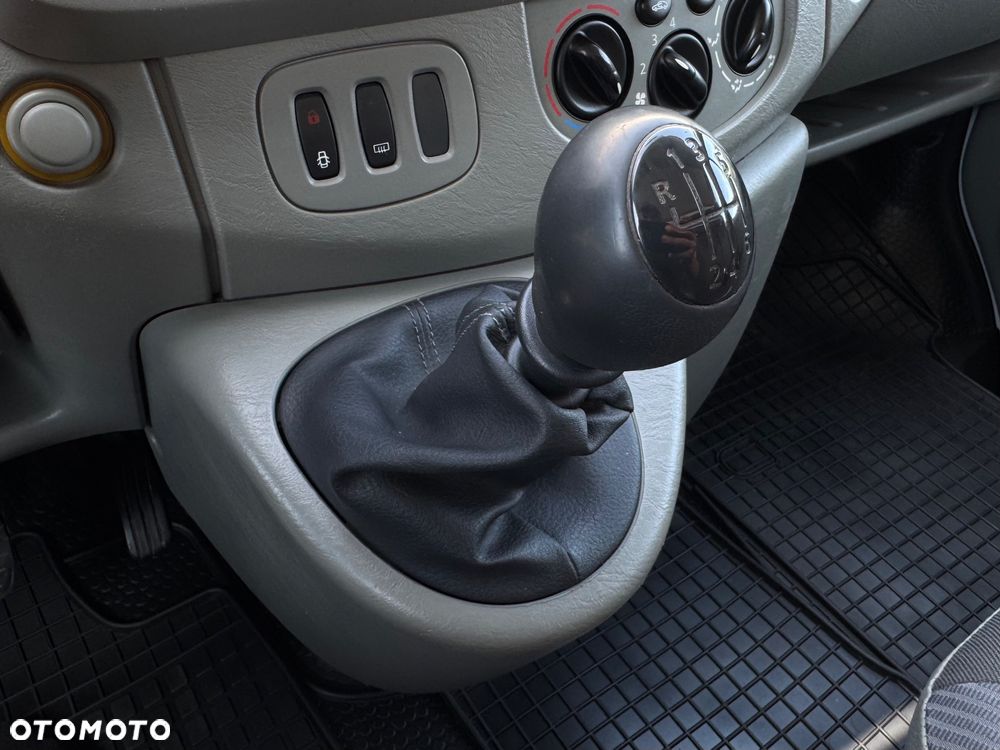 Opel Vivaro - 16