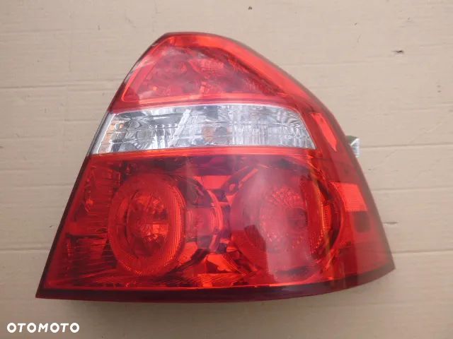 LAMPA PRAWY TYŁ PRAWA TYLNA CHEVROLET AVEO T250 SEDAN 07-11 - 2