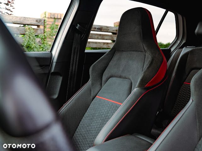 Volkswagen Golf - 9