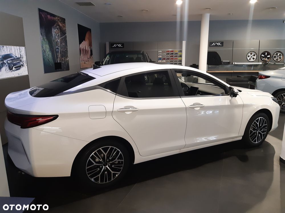 JAC J7 Plus CVT - 3