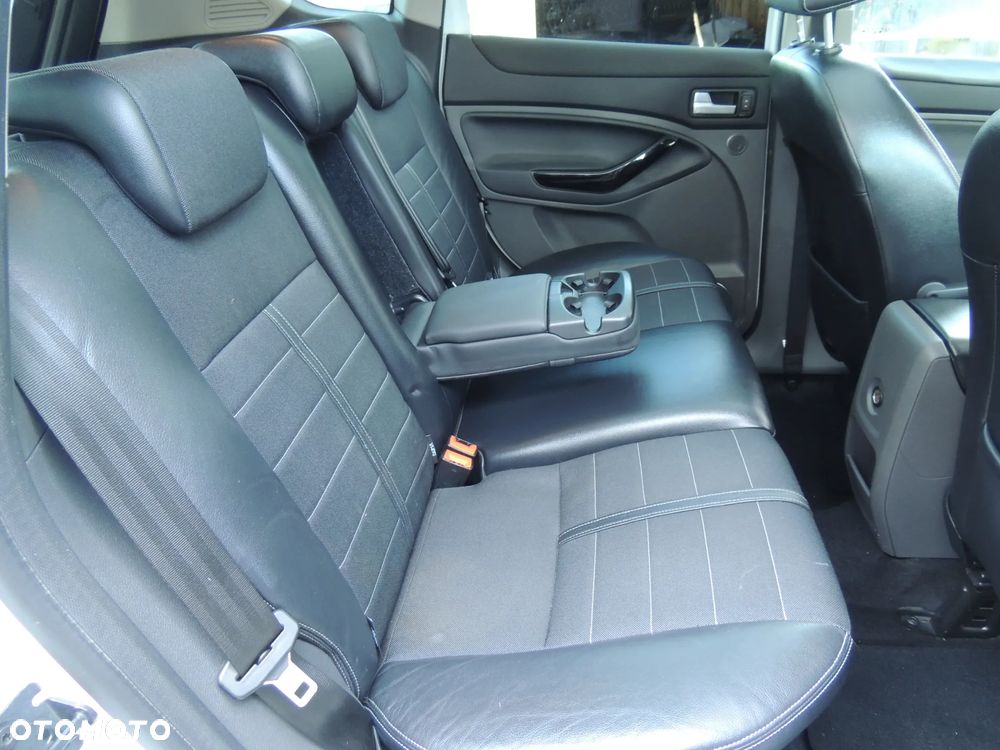 Ford Kuga 2.0 TDCi 4WD Titanium - 17