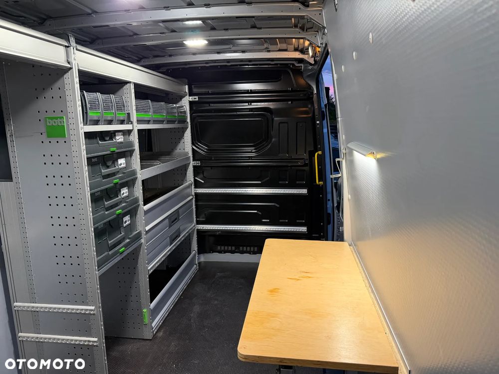 Volkswagen CRAFTER MAXI LONG XXL, MODEL L4H2, MOCNY SILNIK 2.0TDI 177KM, Euro6, Skrzynia automatyczna 8-biegów, ZABUDOWA WARSZTATOWA BOTT, Instalacja 230V, REFLEKTORY Bi-LED, KAMERA, NAWIGACJA, FOTEL z REG.+ 2x PODŁOKIETNIKI, Android Auto, Apple CarPlay, 3 OSOBOWY VAN HOMOLOGACJA VAT-1 Fabrycznie WZMOCNIONY! - 11