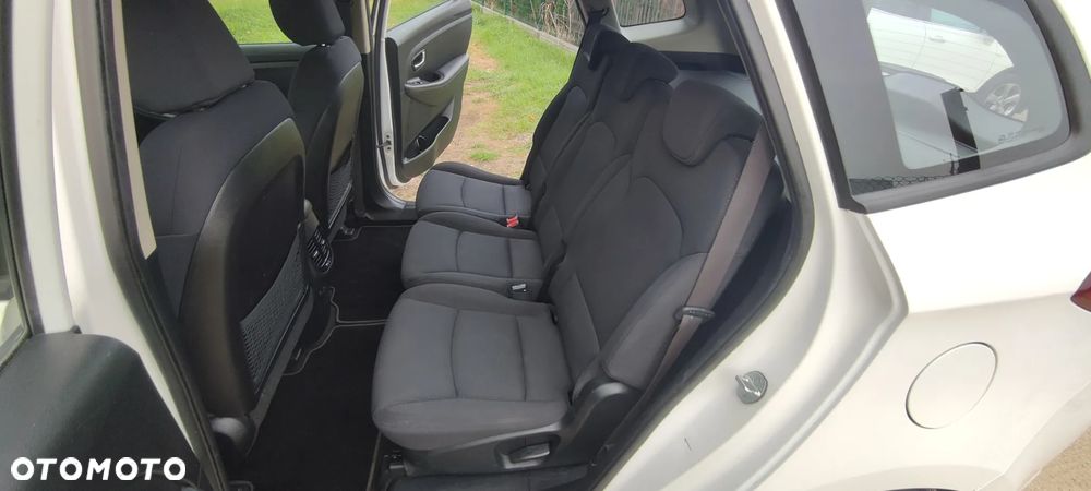 Kia Carens 1.7 CRDi L - 23
