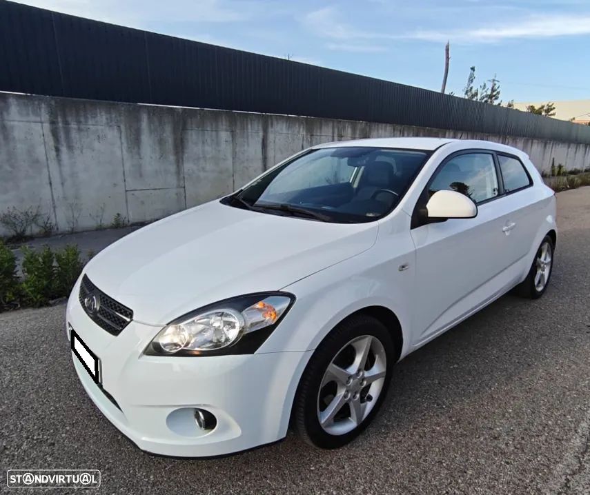 Kia Ceed S Coupé 1.6 CRDi TX - 2