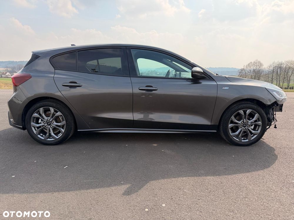 Ford Focus 1.0 EcoBoost Hybrid ST-LINE - 10