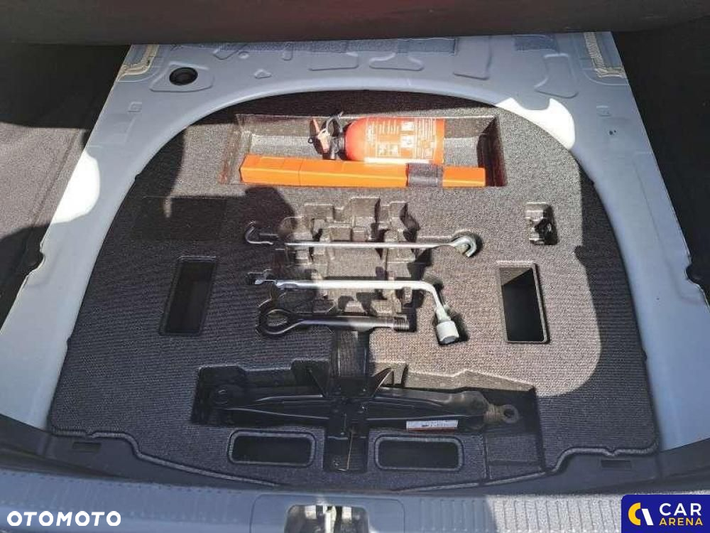 Toyota Camry - 38