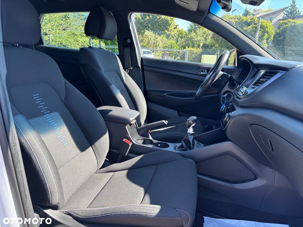 Hyundai Tucson 1.6 GDI BlueDrive GO 2WD - 25