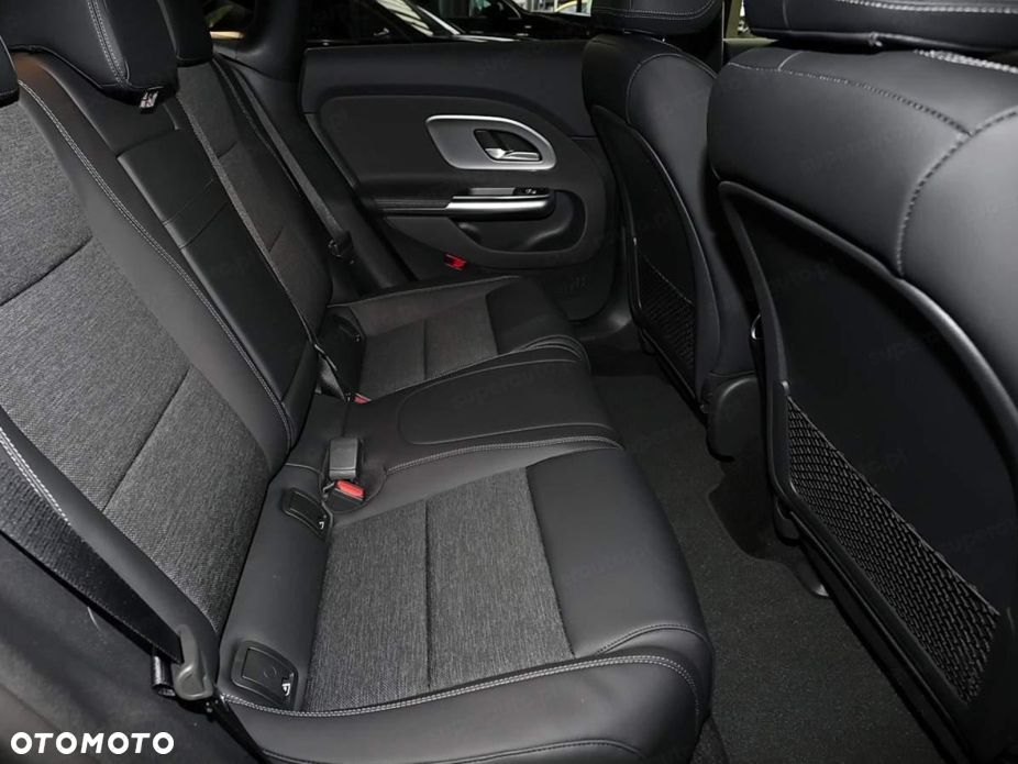 Mercedes-Benz CLA 180 mHEV 8G-DCT - 13