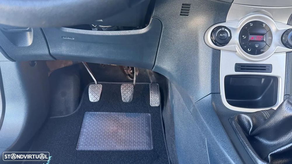Ford Fiesta - 18